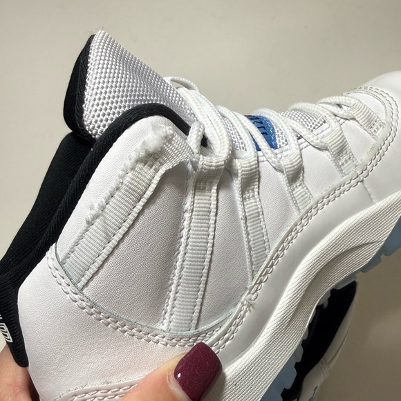 Nike Air Jordan 11 Retro “Legend Blue” Sneakers - Little Kids Size 13.5 - Picture 10 of 16